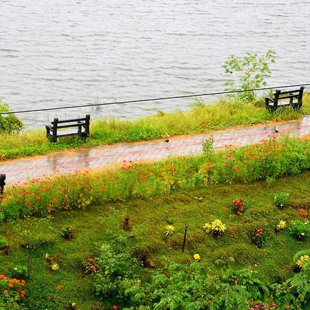 Lake City Resort Anuradhapura Zewnętrze zdjęcie