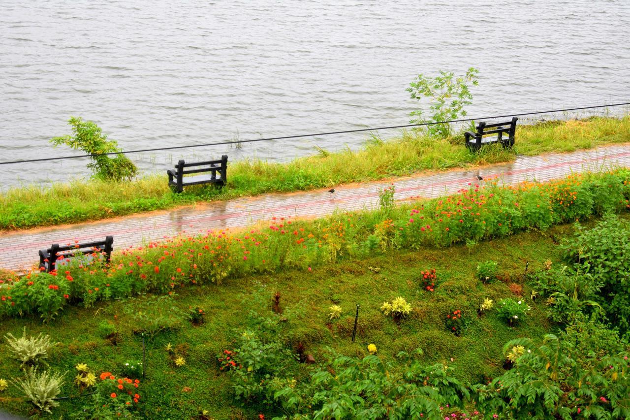 Lake City Resort Anuradhapura Zewnętrze zdjęcie