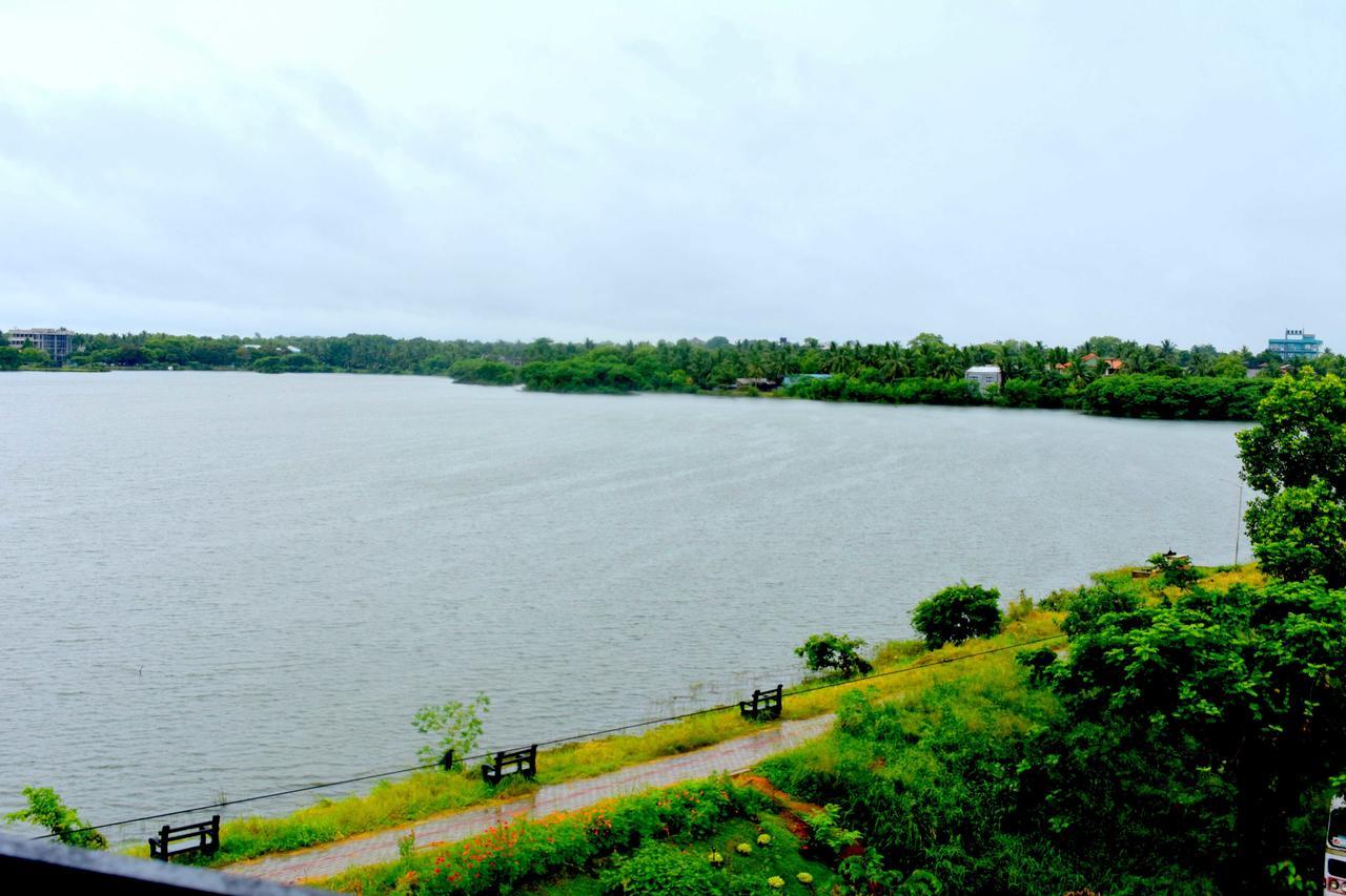 Lake City Resort Anuradhapura Zewnętrze zdjęcie
