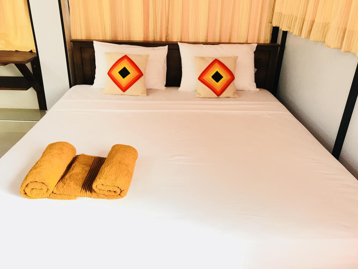 Lake City Resort Anuradhapura Zewnętrze zdjęcie