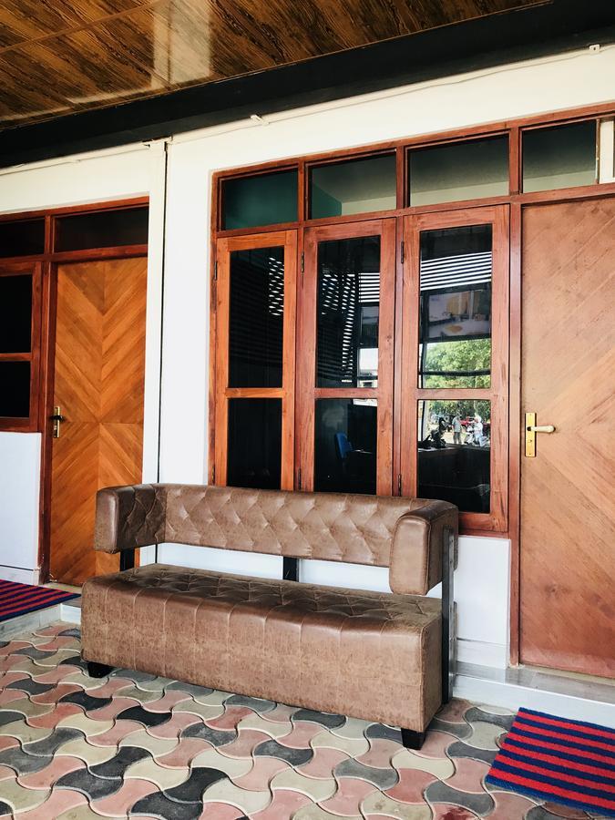 Lake City Resort Anuradhapura Zewnętrze zdjęcie